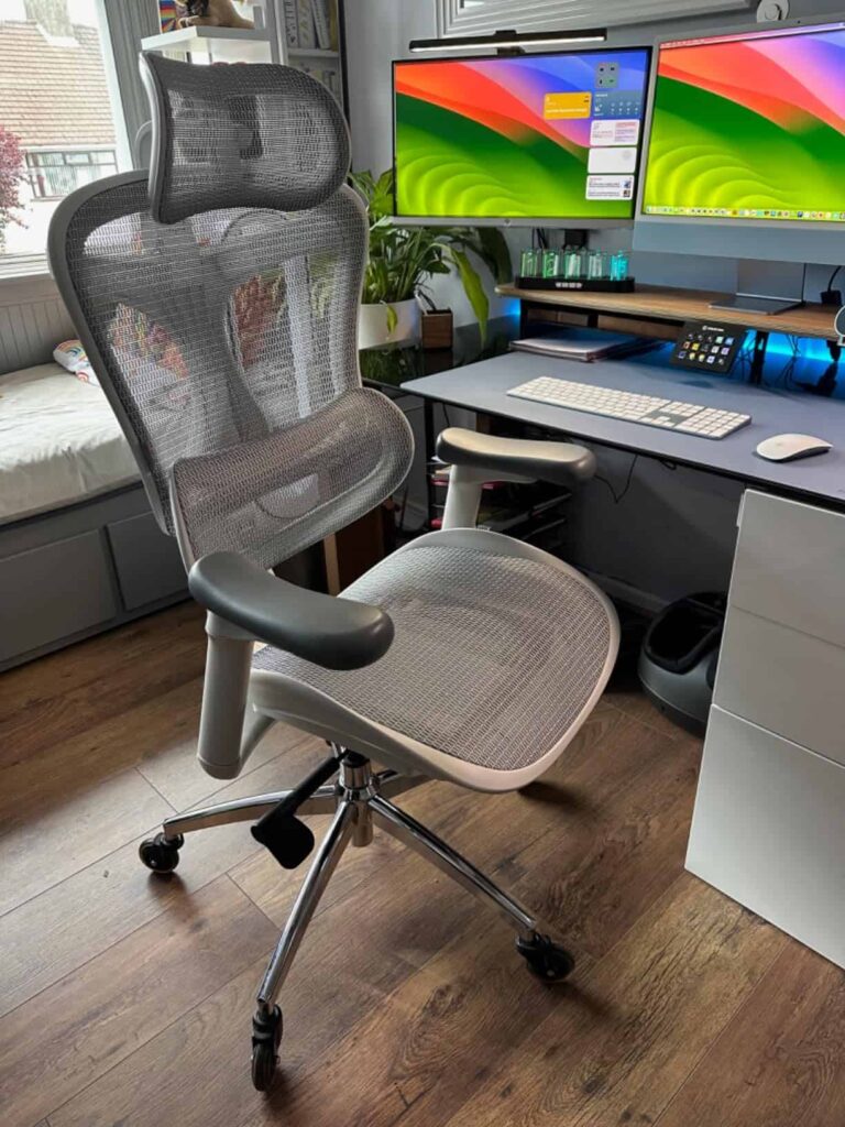 view-of-unboxed-the-C300 ergonomic office chair under 300 uk-tried-and-tested-for-several-week-unboxing-purchased-package-arrival-at-home-testing-experience