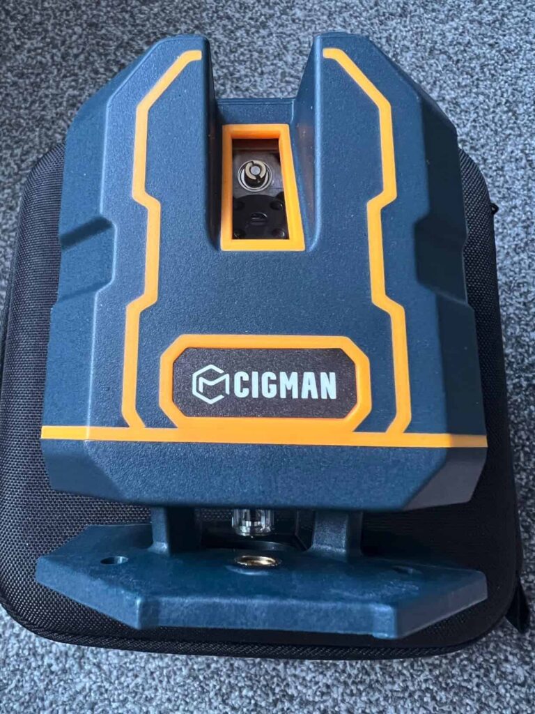 view-of-unboxed-the-CIGMAN-Laser Level Under £100 UK-tried-and-tested-for-several-week-unboxing-purchased-package-arrival-at-home-testing-experience-